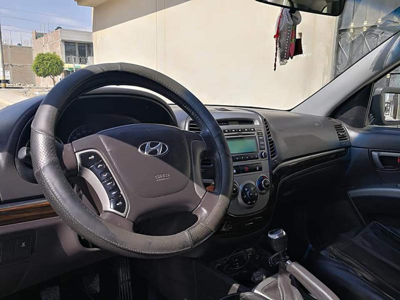 Hyundai Santa Fe • 2012 • 88,000 km 4