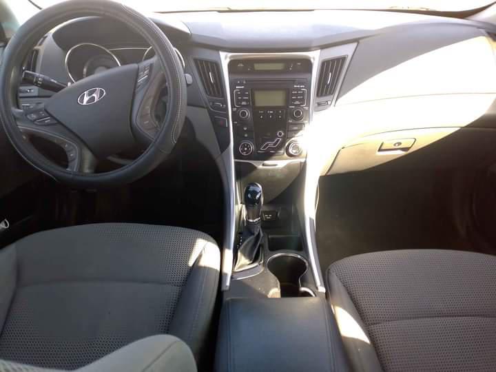 Hyundai Sonata • 2011 • 106,712 km 3