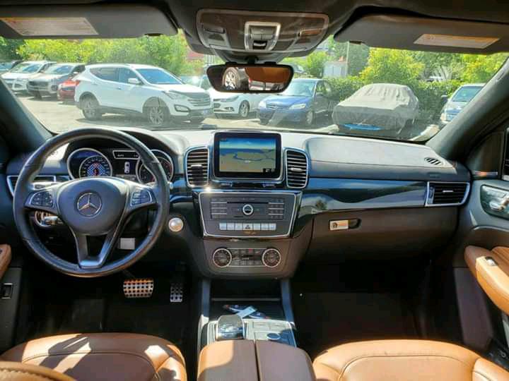 Mercedes-Benz GLE • 2017 • 95,000 km 2
