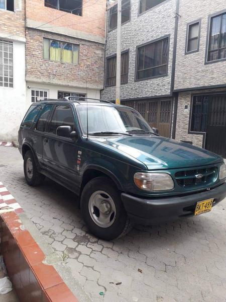 Ford Explorer • 1999 • 218,000 km 5