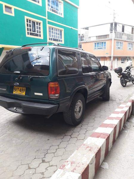 Ford Explorer • 1999 • 218,000 km 7