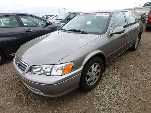 Toyota Camry • 2001 • 1,050 km 1