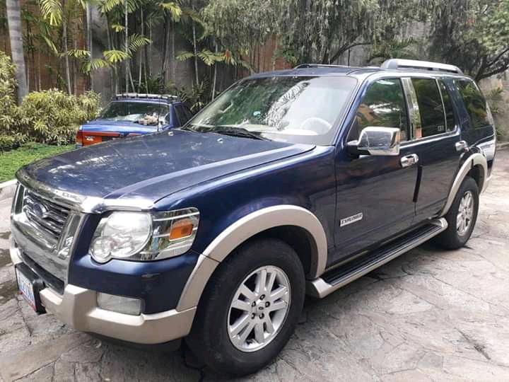 Ford Explorer • 2006 • 317,000 km 1