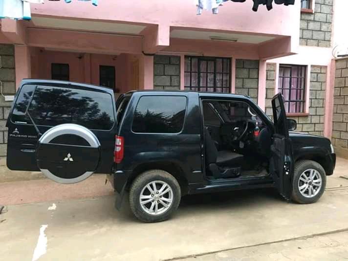 Mitsubishi Pajero • 2011 • 85,000 km 2