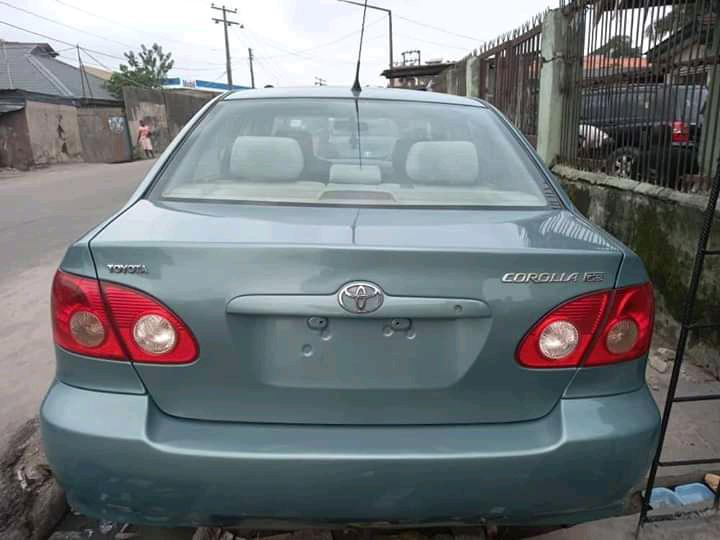 Toyota Corolla • 2005 • 54,655 km 3