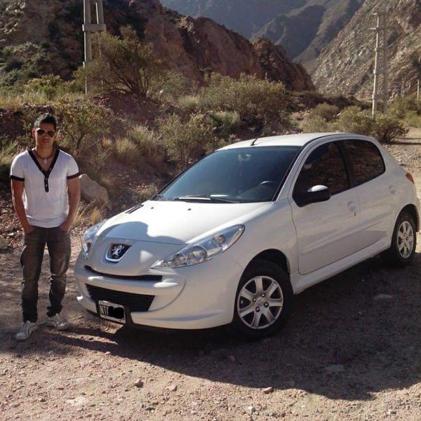 Peugeot 207 • 2014 • 18,000 km 1