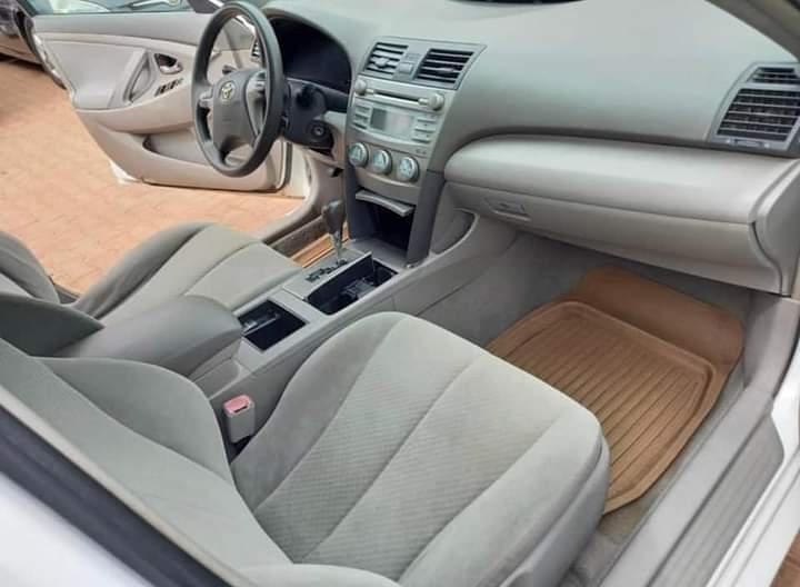 Toyota Camry • 2008 • 111,118 km 3