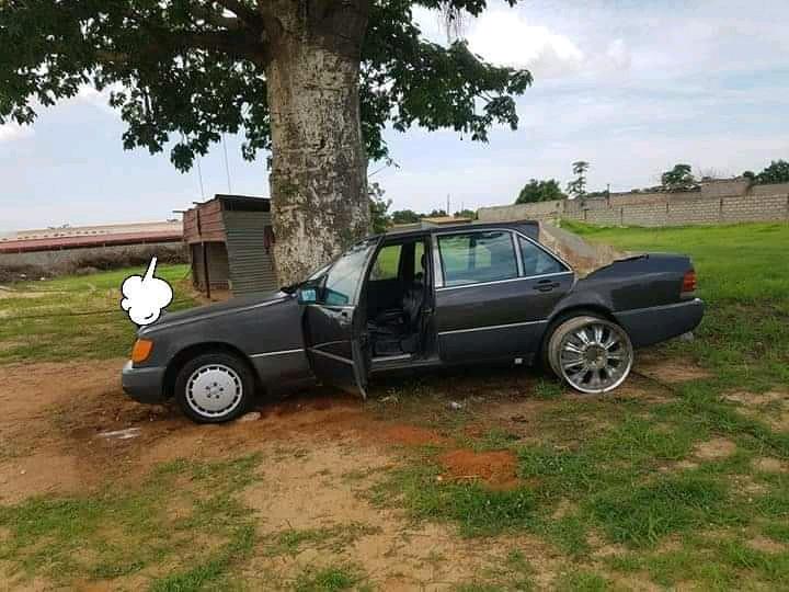 Mercedes-Benz 260 - 560 SEL • 1994 • 19,988 km 4