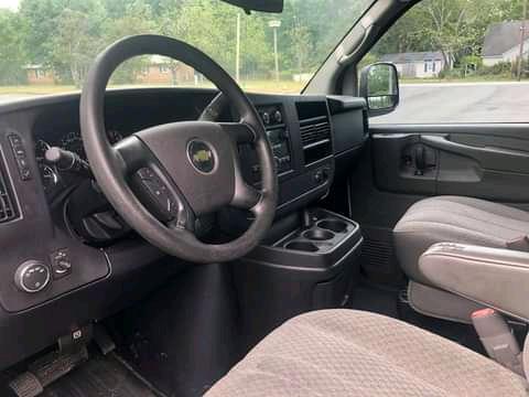 Chevrolet Express 3500 • 2013 • 172,935 km 1