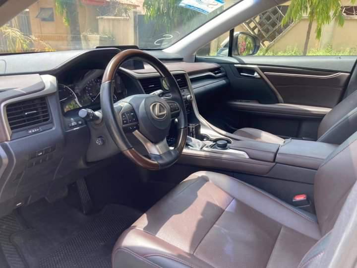 Lexus RX • 2016 • 5,471 km 9