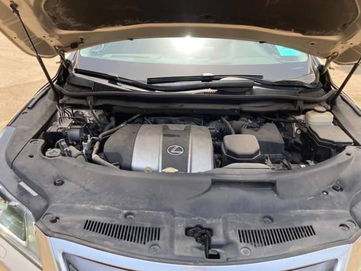 Lexus RX • 2016 • 5,471 km 10