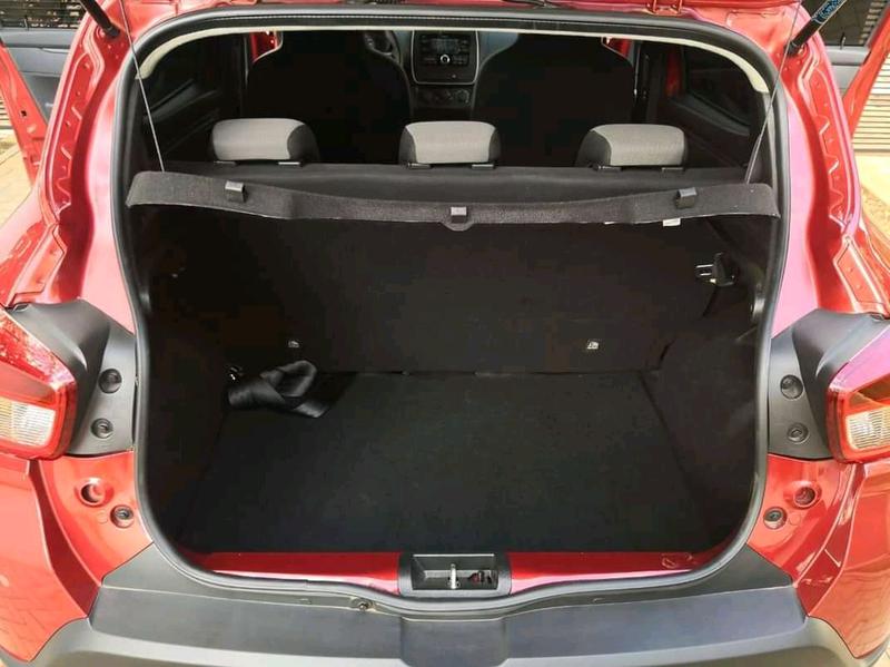 Renault 10 • 2020 • 4,000 km 2