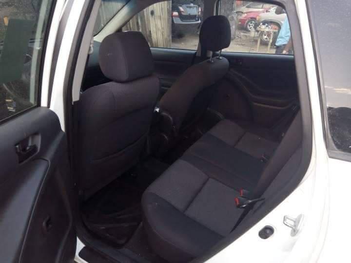 Pontiac Vibe • 2003 • 122,710 km 3