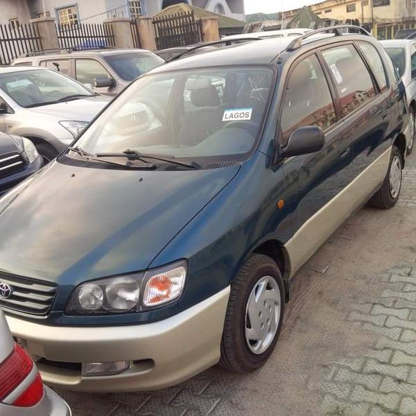 Toyota Picnic • 2005 • 100,012 km 3