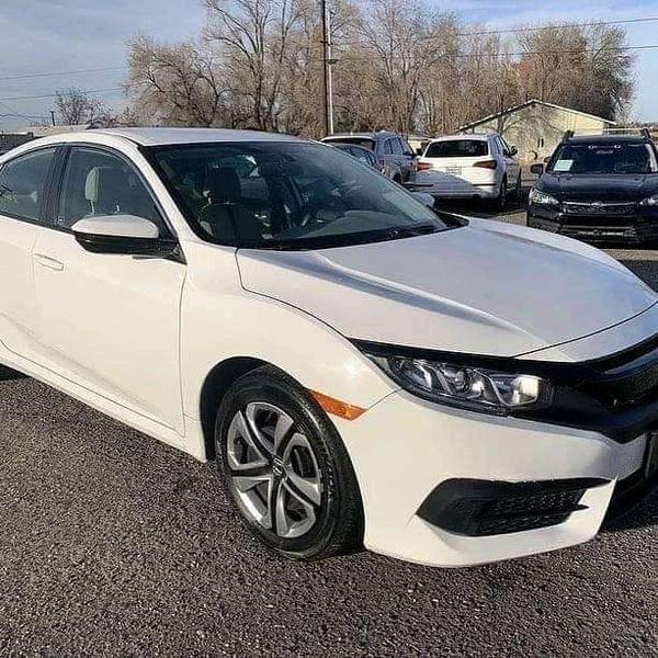 Honda Civic • 2018 • 13,476 km 1