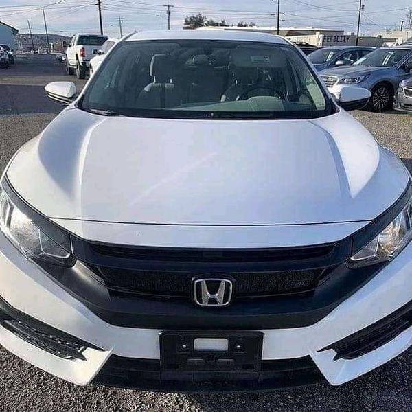Honda Civic • 2018 • 13,476 km 3