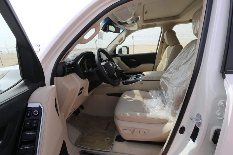 Toyota Land Cruiser • 2021 • 0 km 7
