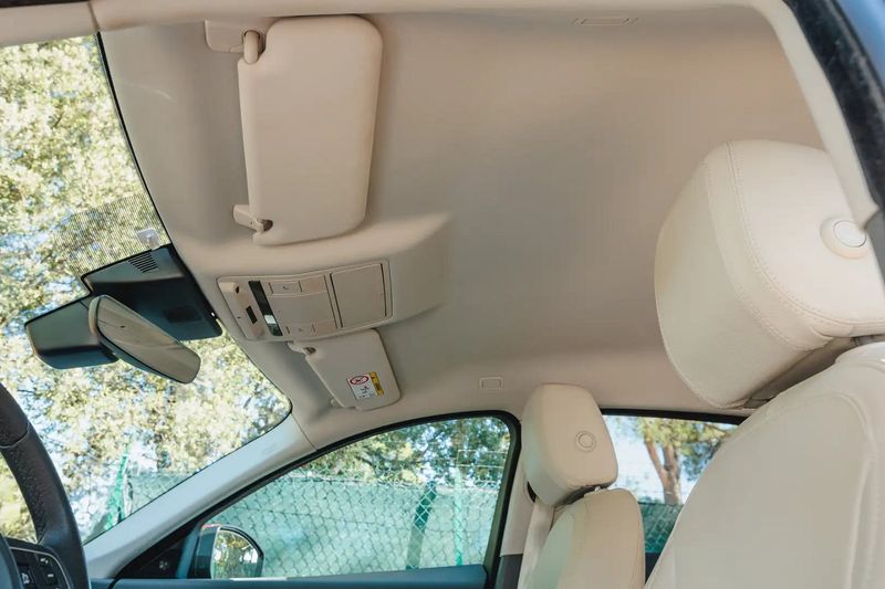 Jaguar E-PACE • 2019 • 72,600 km 12