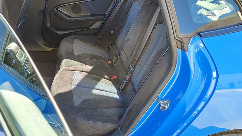 BMW 2 Series • 2020 • 70,235 km 9