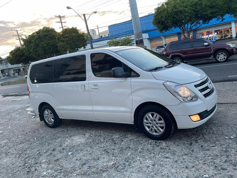 Hyundai H1 • 2018 • 100 km 3