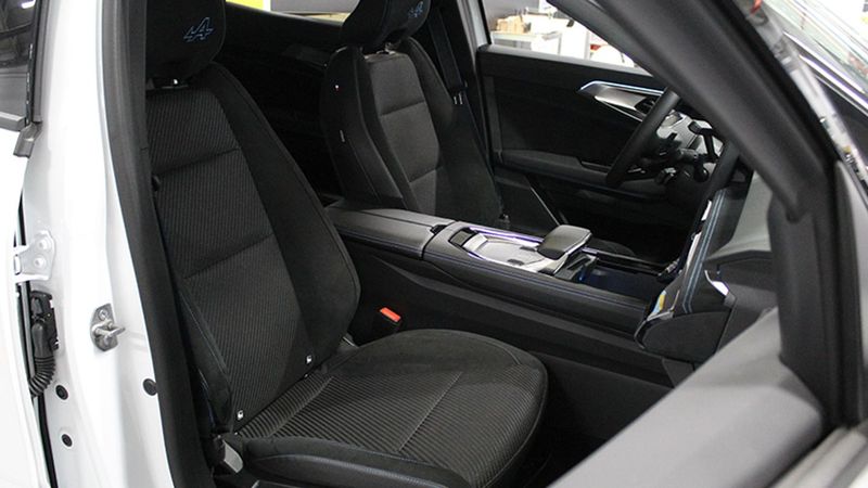 Renault Kadjar • 2023 • 8,240 km 2