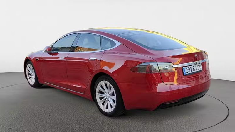 Tesla Model S • 2020 • 97,500 km 3