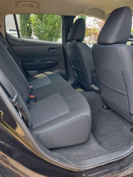 Nissan Leaf • 2022 • 16,100 km 5