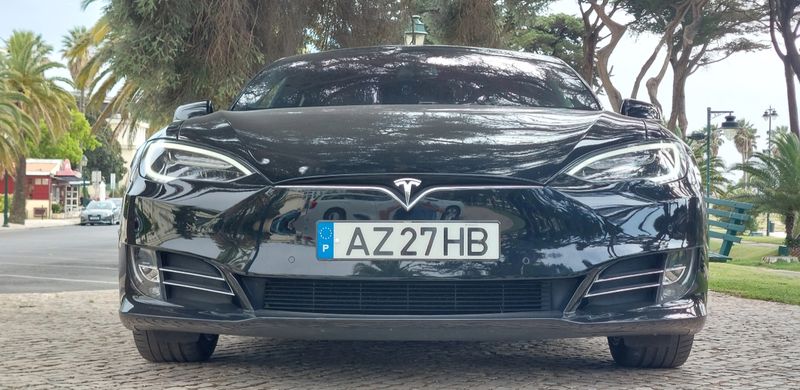 Tesla Model S • 2020 • 98,500 km 5