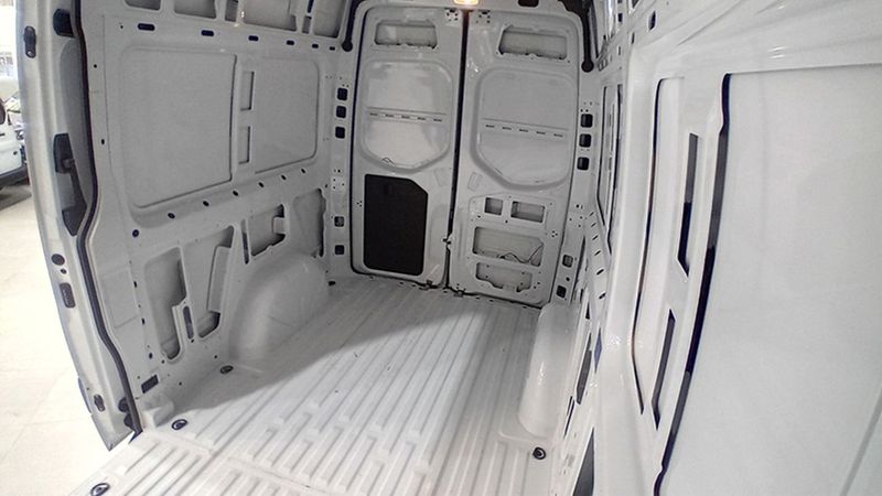 Mercedes-Benz Sprinter • 2023 • 9,000 km 4