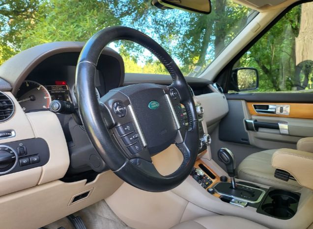 Land Rover Discovery • 2011 • 200,000 km 3