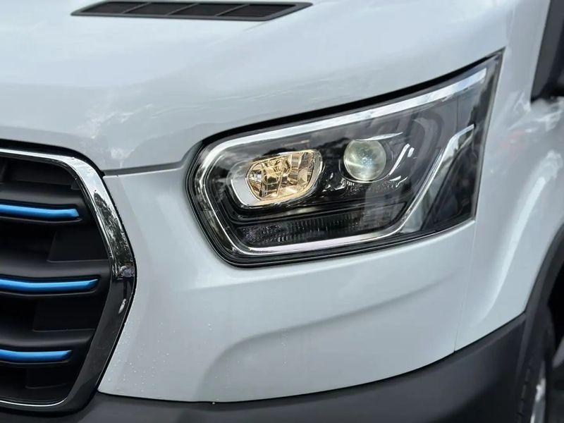 Ford Transit • 2022 • 10,232 km 5