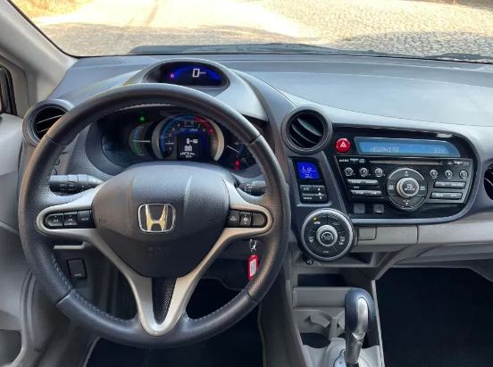 Honda Insight • 2010 • 83,148 km 3