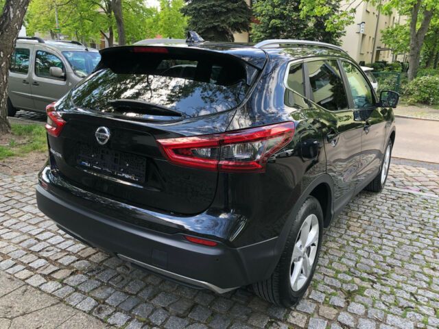 Nissan Qashqai • 2018 • 104,820 km 6