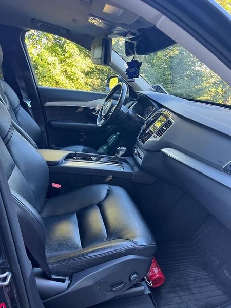 Volvo XC90 • 2016 • 120,000 km 2