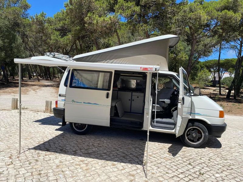 Volkswagen California • 1990 • 211,000 km 1