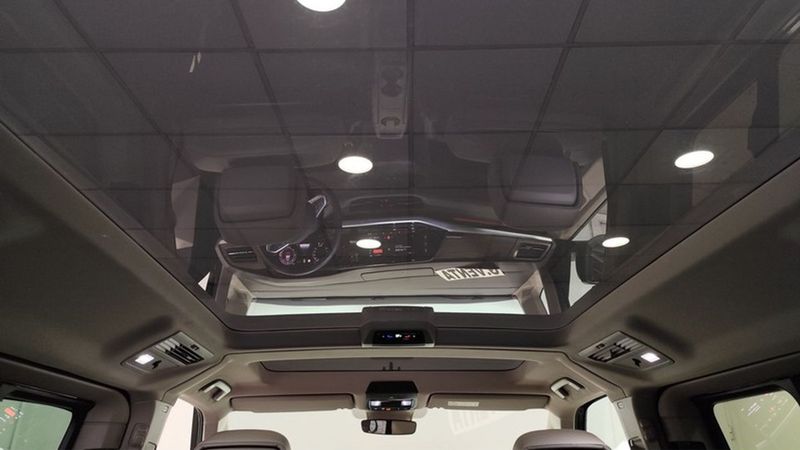 Volkswagen Multivan • 2024 • 3,979 km 2