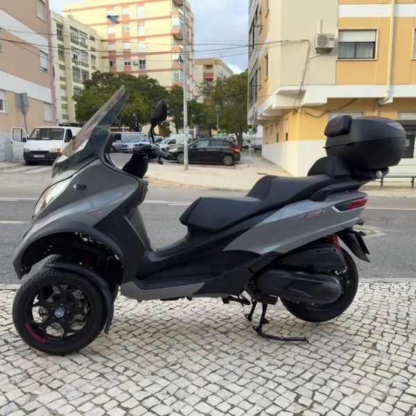 Piaggio mp3 hybryd • 2019 • 8,604 km 2