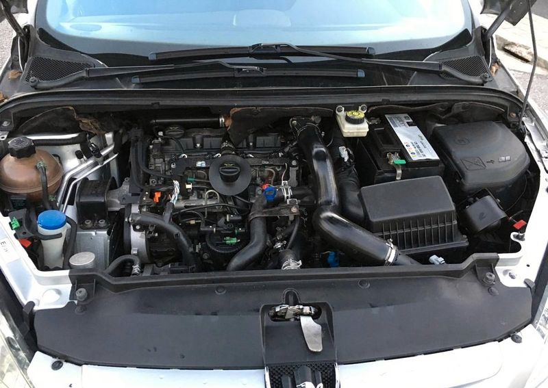 Peugeot 307 • 2002 • 235,000 km 2