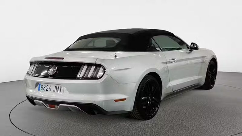Ford Mustang • 2016 • 70,141 km 4