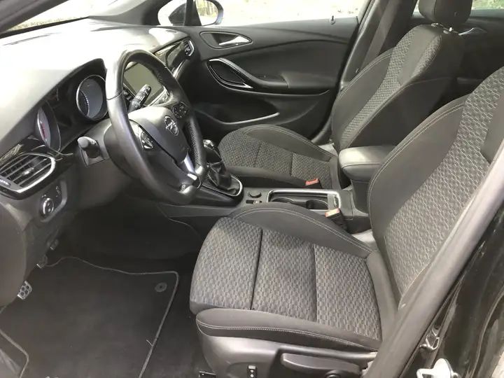 Opel Astra • 2019 • 71,000 km 2