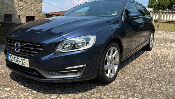 Volvo V60 • 2013 • 162,203 km 1