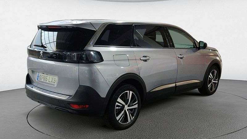 Peugeot 5008 • 2022 • 47,143 km 3