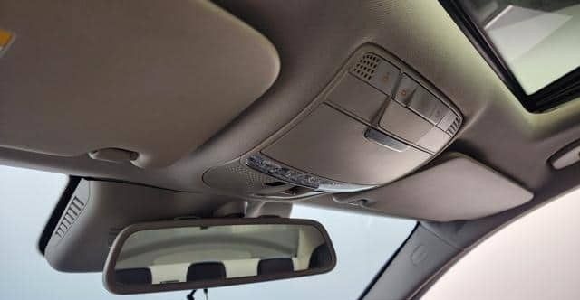 Mercedes-Benz C-Class • 2015 • 98,000 km 26