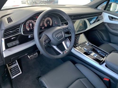 Audi Q7 • 2020 • 23 km 4