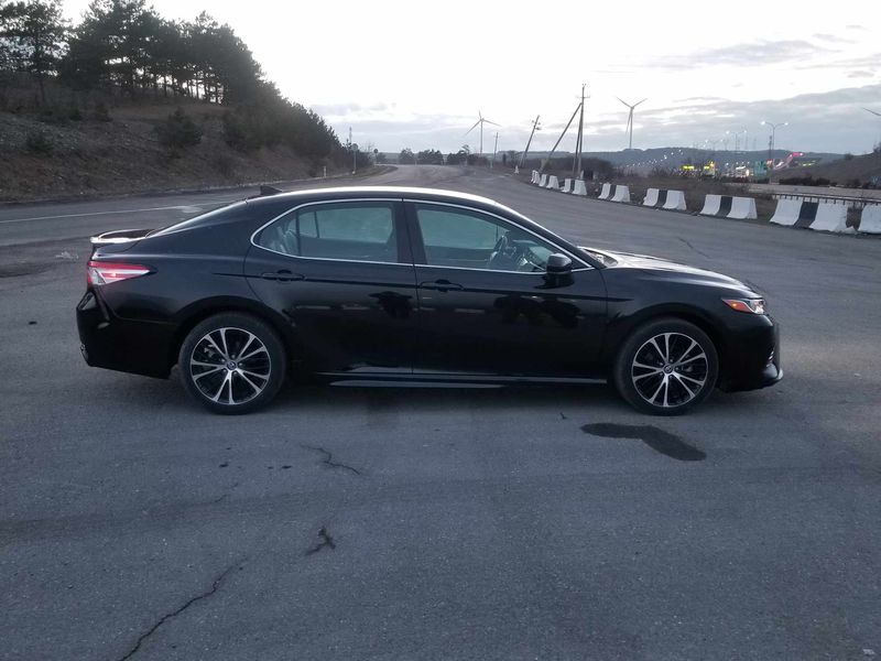 Toyota Camry • 2019 • 72,000 km 1