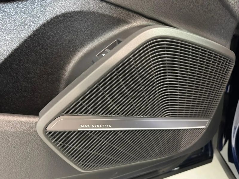 Audi SQ5 • 2023 • 8,000 km 12