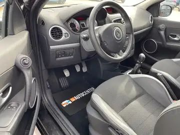 Renault Clio • 2010 • 99,595 km 5