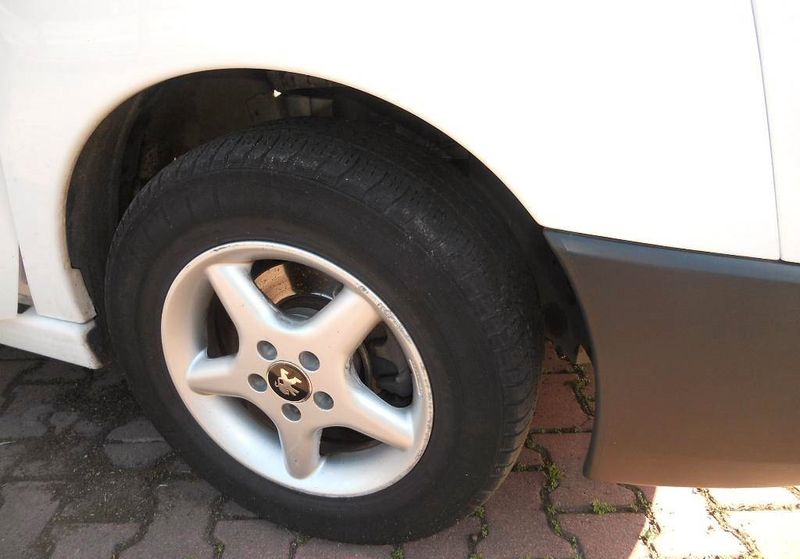 Peugeot 205 • 2014 • 170,000 km 5