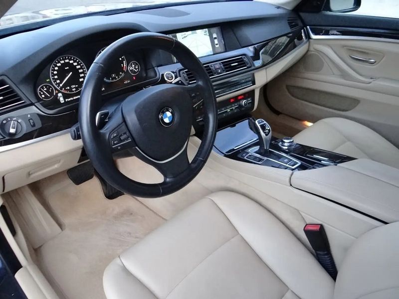 BMW 5 Series • 2011 • 199,500 km 5