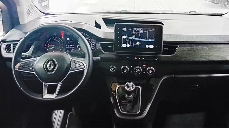 Renault Kangoo • 2022 • 19,000 km 4